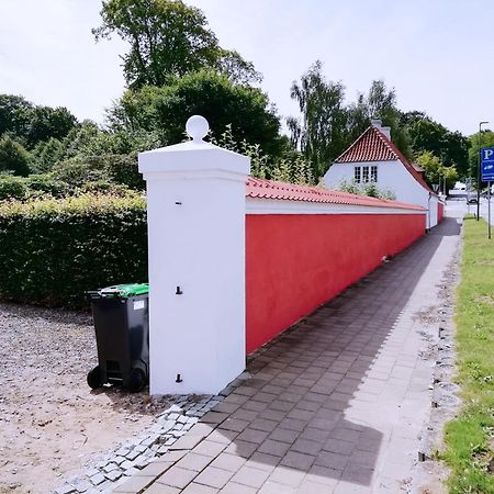 Den Gamle Kro Ved Gram Slot Экстерьер фото