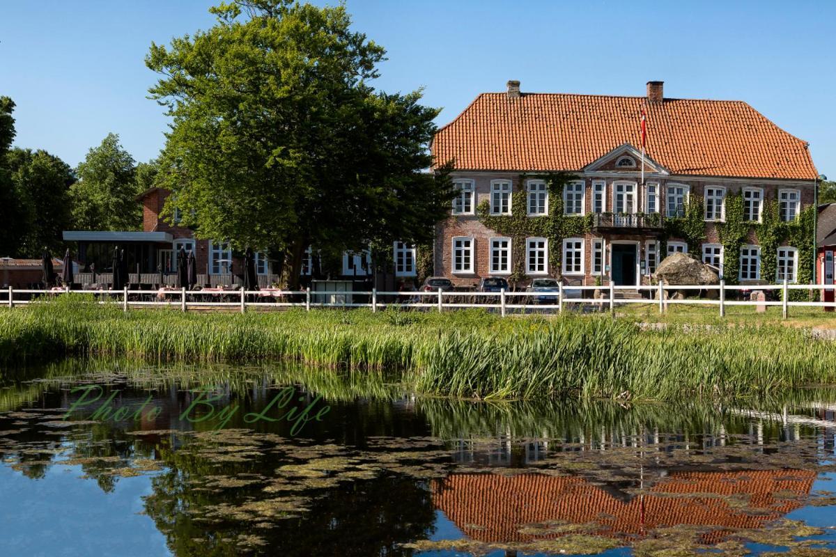 Den Gamle Kro Ved Gram Slot Экстерьер фото